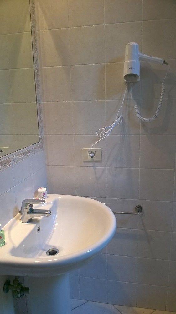 Hotel La Villetta Fiumicino Dış mekan fotoğraf