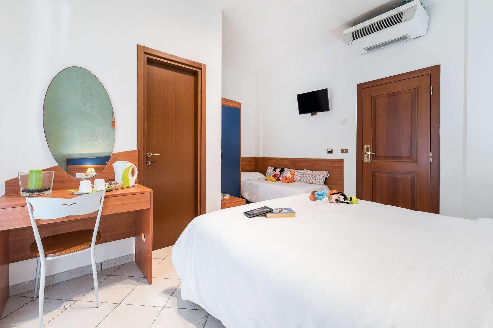 Hotel La Villetta Fiumicino Dış mekan fotoğraf