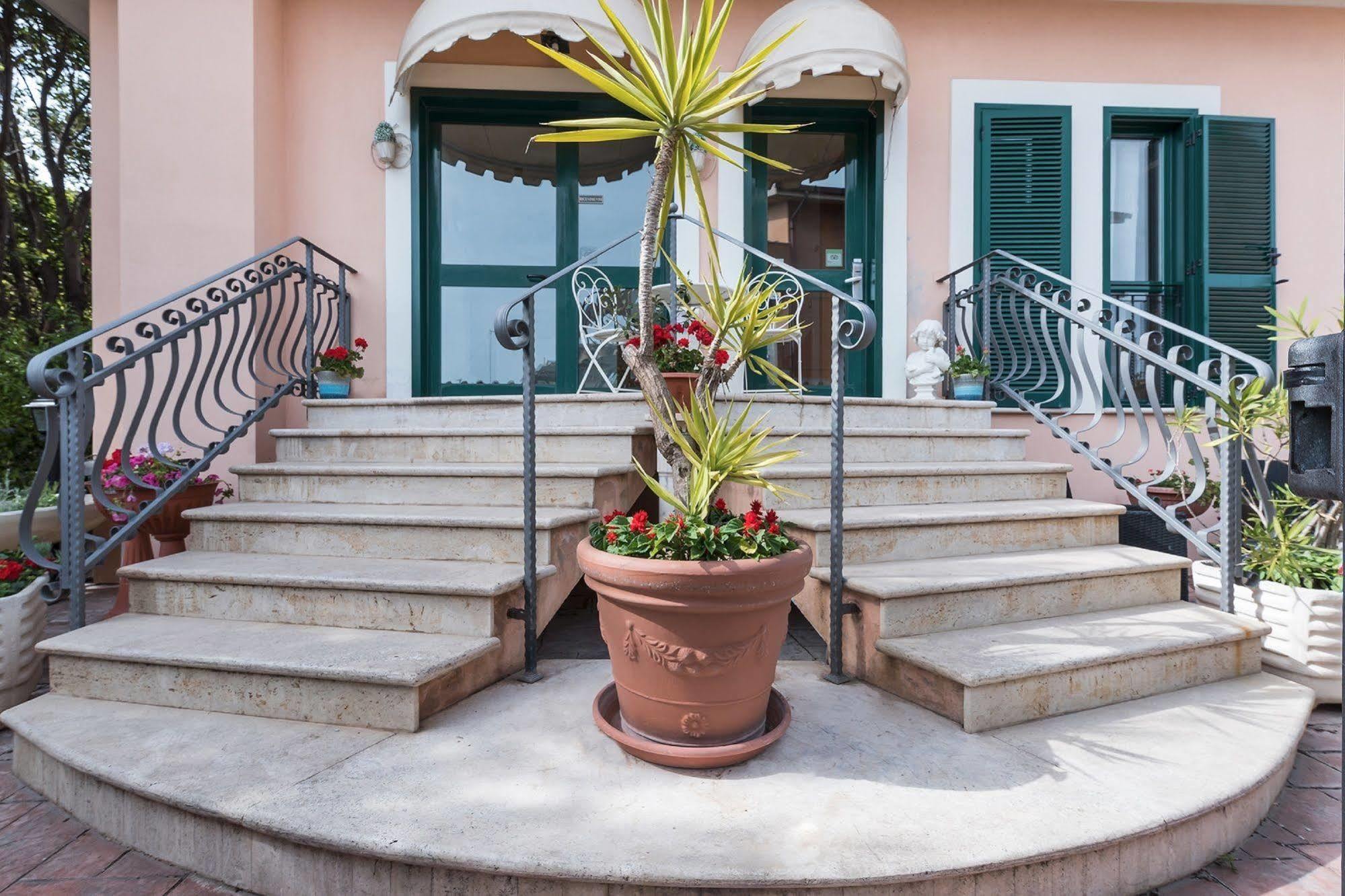 Hotel La Villetta Fiumicino Dış mekan fotoğraf