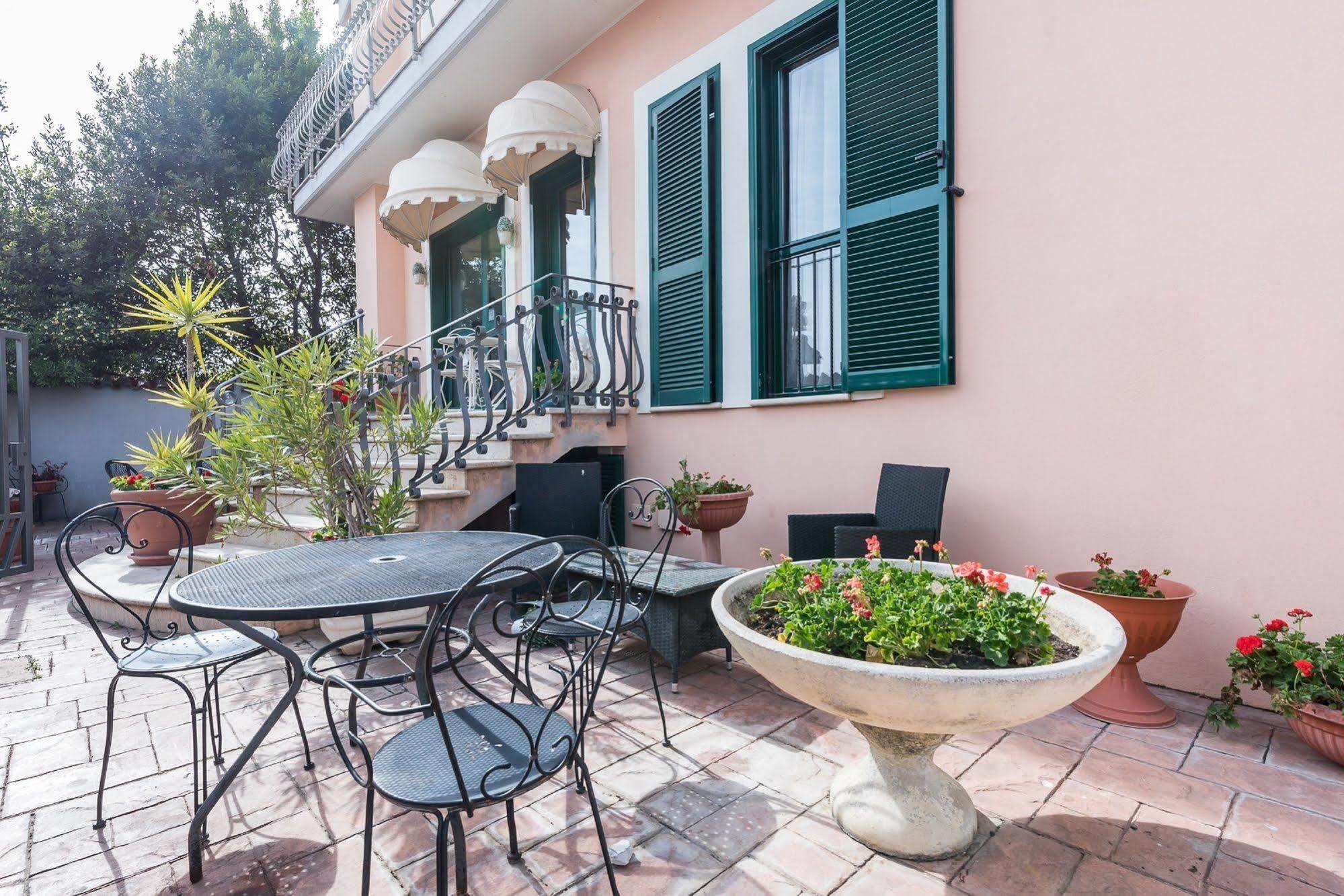 Hotel La Villetta Fiumicino Dış mekan fotoğraf